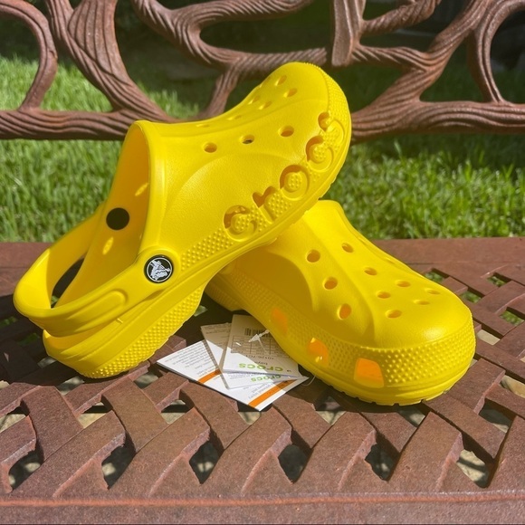 NWT Crocs iconic baya clogs in lemon unisex size W 8 M 6 - Picture 8 of 11